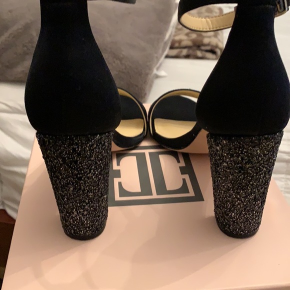 Beautiful satin black rhinestone heels!😍 - Picture 4 of 4